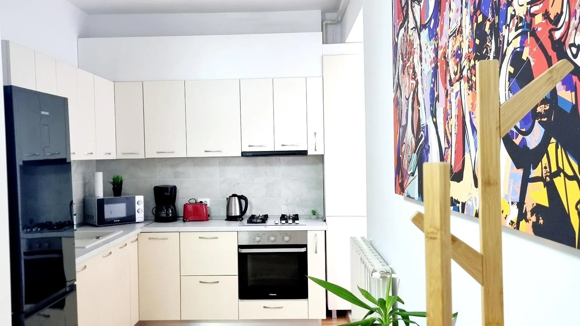 Steps2 Old Town & Metro - The Adventure Apartment Bucharest